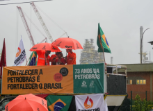 Ato pelos 73 anos da Petrobrás reúne 1.300 pessoas em defesa da soberania energética