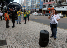 Em Curitiba, “panfletaço” alerta para o fim da aposentadoria