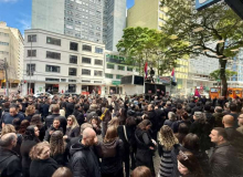 Em greve, empregados da Caixa reforçam mobilização em Curitiba