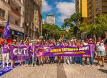 Mulheres nas ruas do Paraná em luta pela igualdade