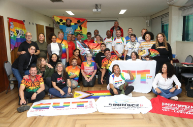 CUT-PR participa de encontro formativo sobre direitos humanos e inclusão LGBTQIA+