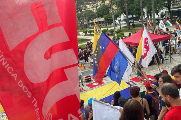 Aula Pública na UFPR marca a resistência do 8 de janeiro em Curitiba