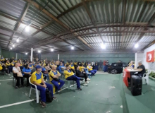 Trabalhadores dos Correios realizam assembleia e podem cruzar os braços