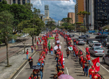 MST PR realiza Jornada de Lutas com marcha, audiências e doações, em Curitiba