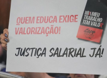 Vigília da educação pressiona o governo de Ratinho Jr