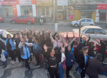 Servidores de Almirante Tamandaré realizam manifestação em frente à Prefeitura