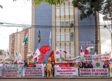 Trabalhadores da alimentação fazem atos no Paraná por salários e condições dignas