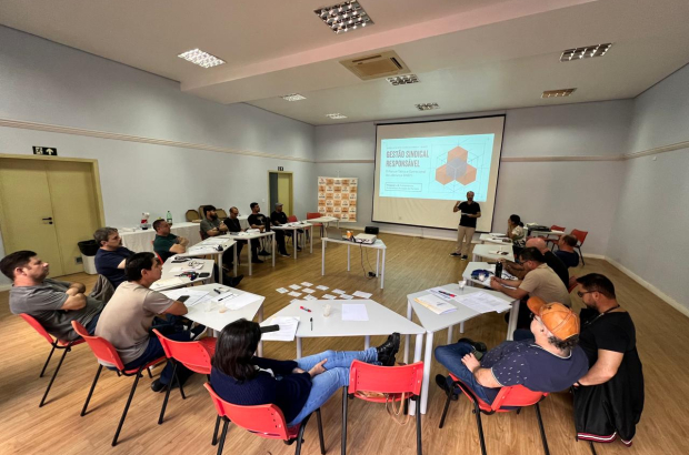 Formação fortalece atuação de dirigentes em Foz do Iguaçu