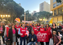 Movimentos sociais realizam ato conta a venda da Copel