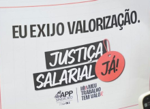 Servidores(as) da educação realizam ato por justiça salarial