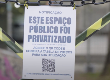 Campanha contra privatização simula venda de praça de skate para mostrar prejuízos